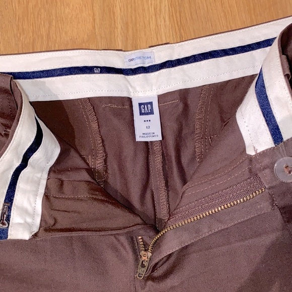 ✅Gap stretch brown capris w/button, hook&eye, zip closures, front /back pockets🤎 - Picture 3 of 7